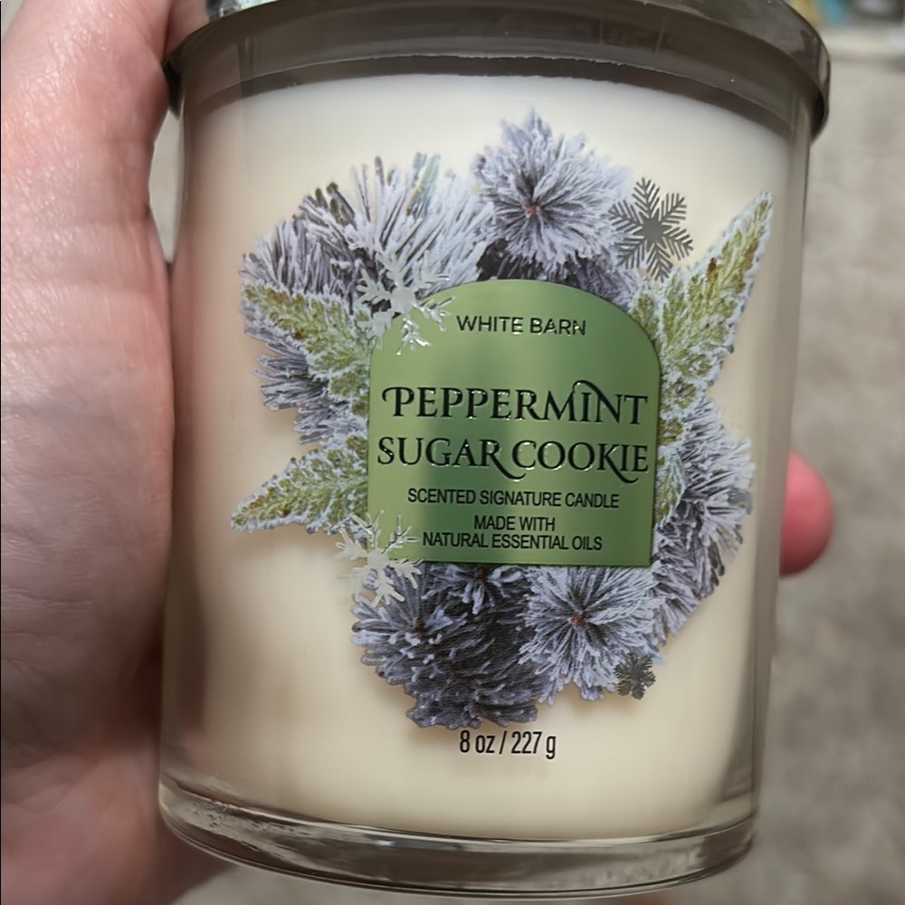 White Barn Cream Bath & Body Candle